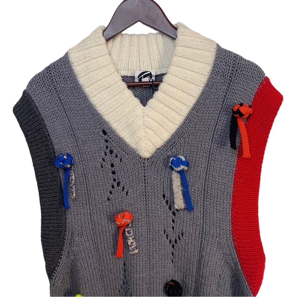 Yan Yan knits multicolor oversized wool vest with knots details size small NWT - Picture 3 of 7